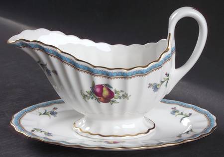 Trapnell Sprays  (ENGLAND) Gravy Boat & Underplate/Relish