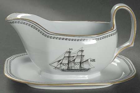 Trade Winds Black Gravy Boat with Attached Underplate