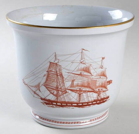 Trade Winds Red (Gold Trim) 5" Cachepot
