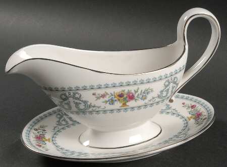 Versailles Gravy Boat with Attached Underplate