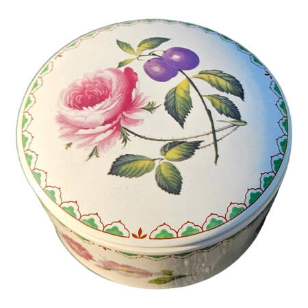 Victoria (Older) 4" Round Box & Lid