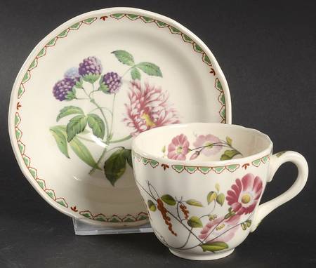 Victoria Flat Cup & Saucer Set