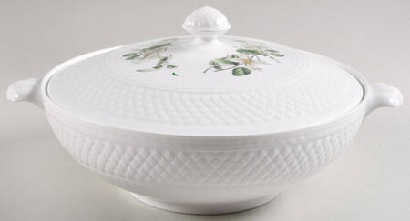 Virginia (Bone, Newer) Round Covered Vegetable