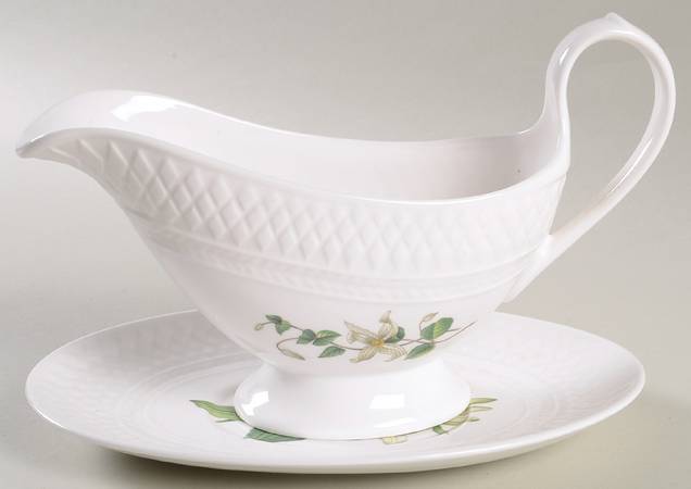 Virginia (Bone, Newer) Gravy Boat & Underplate