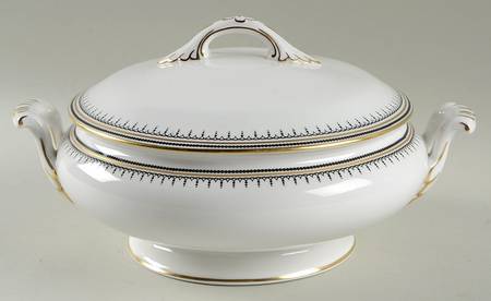 Warwick Round Covered Vegetable