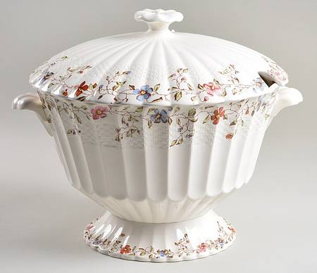 Wicker Dale Tureen & Lid