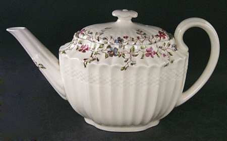 Wicker Dale Teapot & Lid