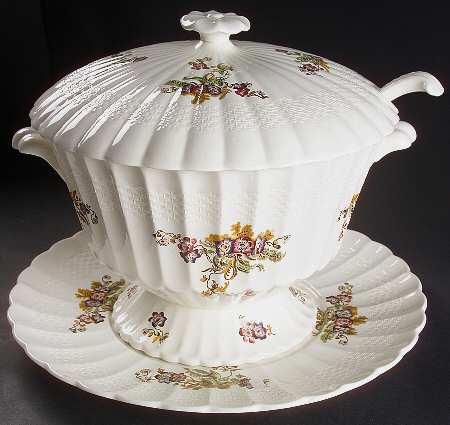 Wicker Lane (Basket Weave) Tureen & Lid w/Ladle & Underplate