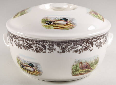 Woodland 2 Qt Round Covered Casserole