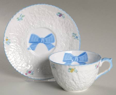 Y3018 Flat Cup & Saucer Set
