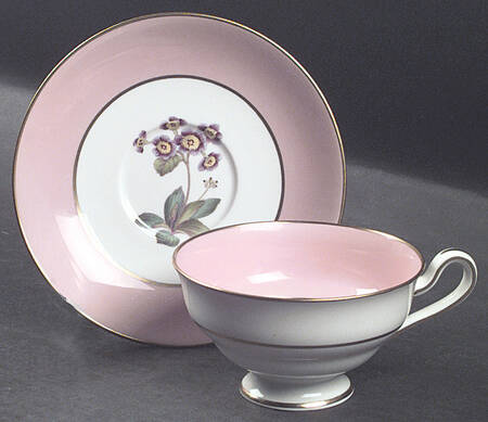 Y4625 Footed Cup & Saucer Set
