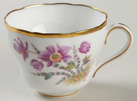Y5552 (Scalloped) Footed Cup
