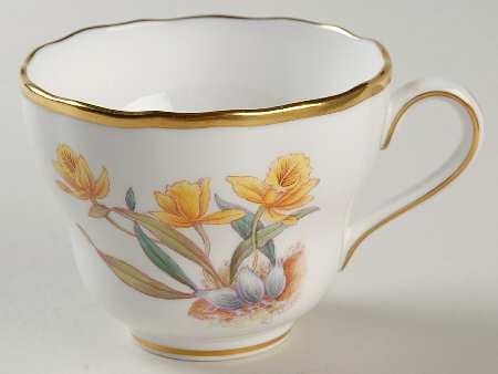 Y5552 (Scalloped) Footed Cup