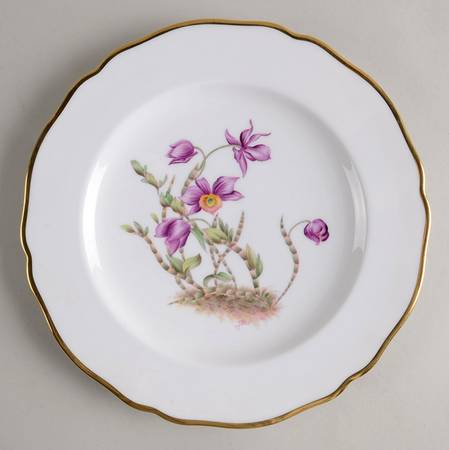 Y5552 (Scalloped) Luncheon Plate