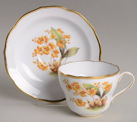 Y5552 (Scalloped) Footed Cup & Saucer Set
