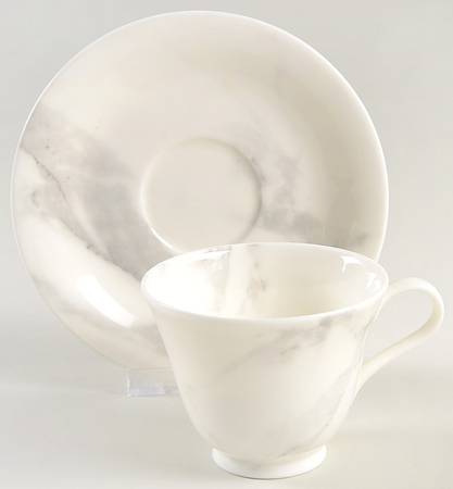 Calacatta Gray Footed Cup & Saucer Set