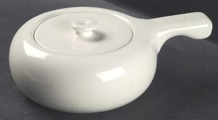 American Modern White 2 Qt Round Covered Casserole