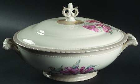 Dogwood Gray Round Covered Vegetable
