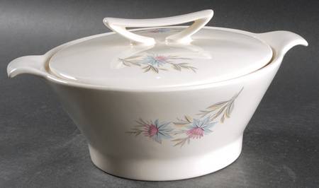 Fairlane Round Covered Vegetable