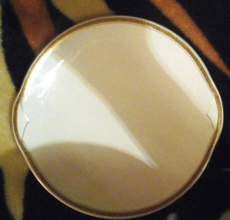 STB28 Handled Cake Plate