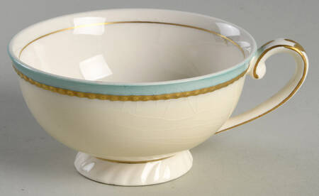 STB34 Footed Cup