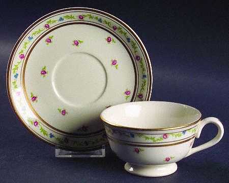 STB37 Footed Cup & Saucer Set
