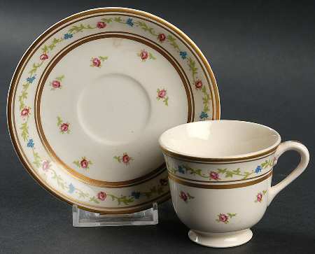 STB37 Footed Demitasse Cup & Saucer Set