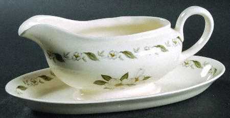 STB40 Gravy Boat & Underplate