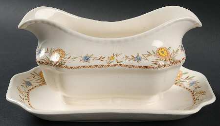 STB46 Gravy Boat with Attached Underplate