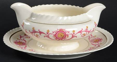 STB85 Gravy Boat with Attached Underplate