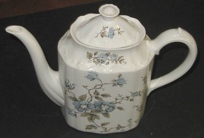 Blossomtime Blue Coffee Pot & Lid