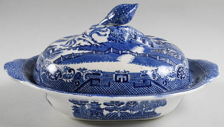 Blue Willow Oval Covered Vegetable