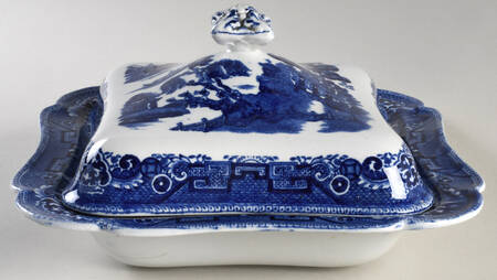 Ye Olde Willow Blue Square Covered Vegetable