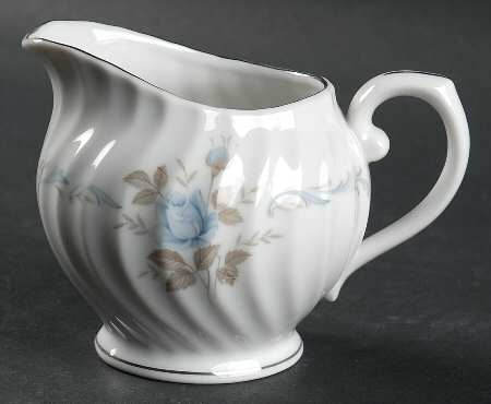 Carillon Creamer