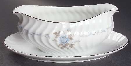 Carillon Gravy Boat with Attached Underplate