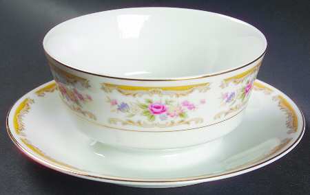 Chippendale Gravy Boat with Attached Underplate