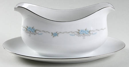 Corsage Gravy Boat with Attached Underplate