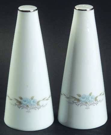Corsage Salt & Pepper Set