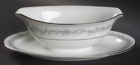 Duchess Gravy Boat with Attached Underplate
