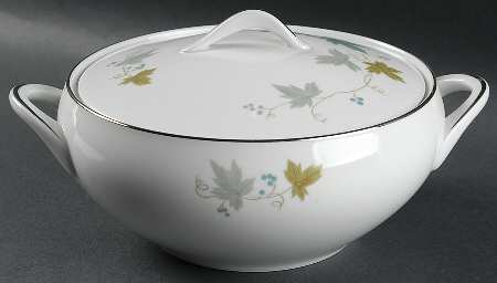 Fairhaven Round Covered Vegetable