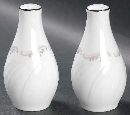 Largo Salt & Pepper Set