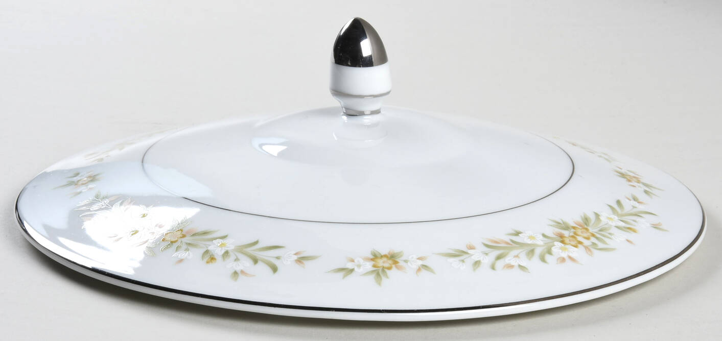 Mayfair (Platinum Trim) Lid for Round Vegetable