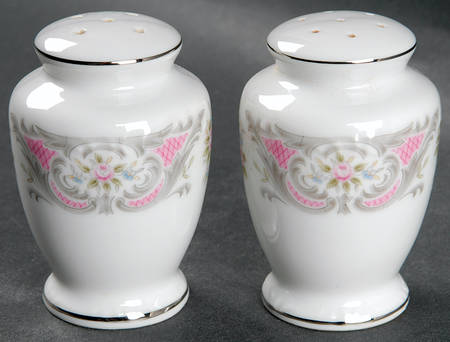 Pompadour Salt & Pepper Set