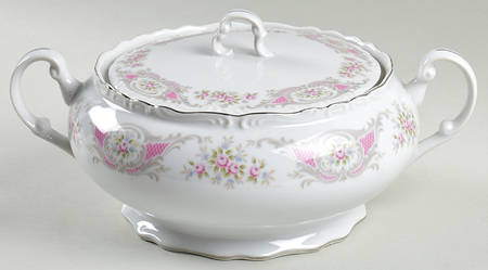 Pompadour Round Covered Vegetable