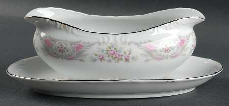Pompadour Gravy Boat with Attached Underplate