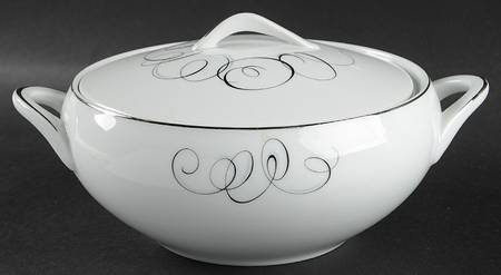 Rhythm Round Covered Vegetable