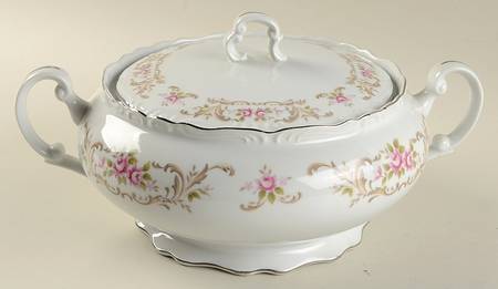 Rose Baroque Round Covered Vegetable