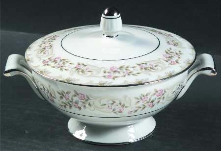 Shelton Sugar Bowl & Lid