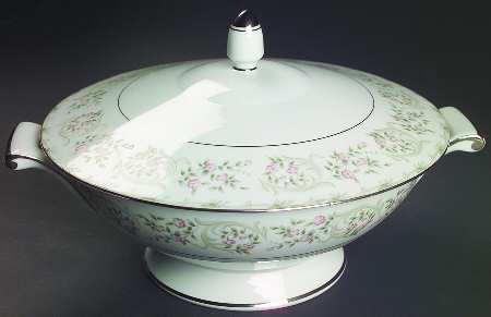 Shelton Round Covered Vegetable