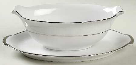 Wedding Band Gravy Boat with Attached Underplate